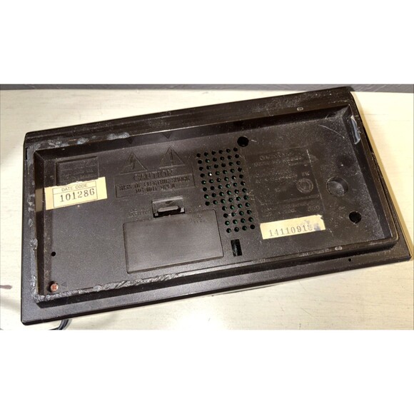 Vintage Sanyo RM-6400 AM/FM Digital Dual Alarm Radio Clock - Picture 3 of 5